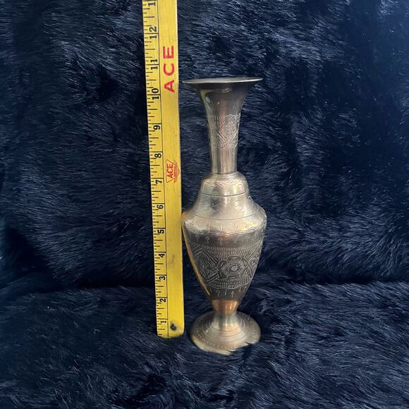 VTG 70s etched brass fluted vase - Picture 7 of 9